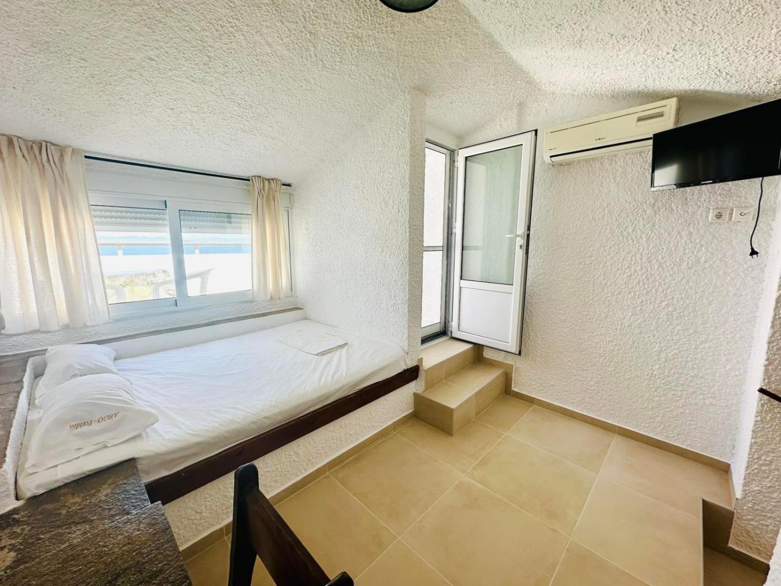 Argo Apartments نيا بوتيدايا الغرفة الصورة
